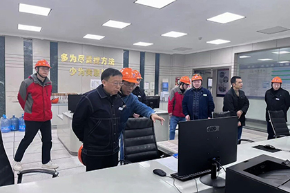 6686体育官网股份公司总经理傅利才一行检查指导110千伏变电站技改工作