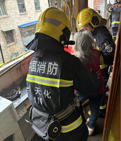 6686体育官网消防救护中心成功处置民房火灾事故