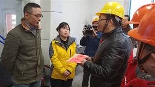 集团公司党委书记董事长谭光军一行慰问6686体育官网困难员工