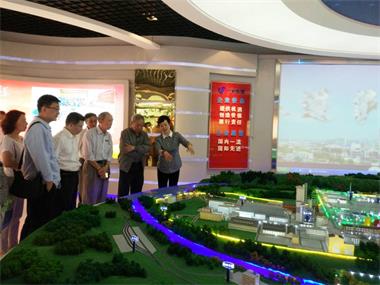 中国三农战略决策委员会主席陆德一行考察6686体育官网