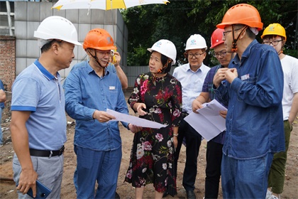 纳溪区委书记徐利到6686体育官网污水提标改造项目现场办公