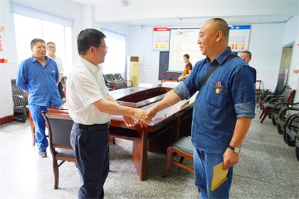 6686体育官网股份公司开展“把党的关爱送到老兵心中”暖心慰问活动