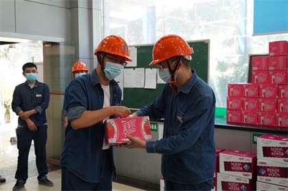 6686体育官网股份公司总经理赵永清率队开展“送清凉”慰问活动