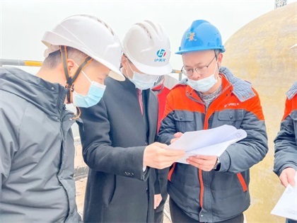 纳溪区副区长向来富一行到6686体育官网股份公司督导大气污染防治工作