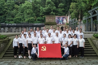 6686体育官网股份公司组织干部员工参观毛泽东主席视察隆昌气矿纪念馆