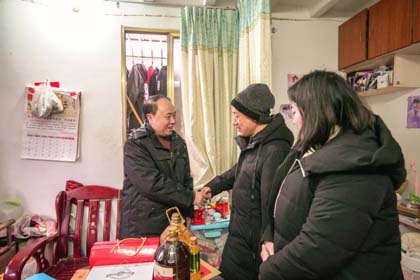 6686体育官网股份公司开展节前送温暖活动