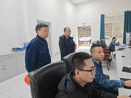 6686体育官网股份公司总经理傅利才到硝酸车间检查指导工作
